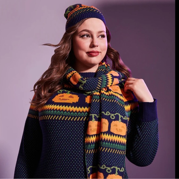 Modcloth Pumpkin Beanie - Picture 2 of 4